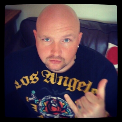 Hubby to Nikki, Father to Ellie 16 & Jamie 13, fun loving, happy go lucky, Tattooed and TMS Diehard....