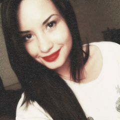 demi is my queen im forever directioner .im in love with kidrauhl rihanna is my idol bitches.  @xMelikeNiallx'ın yedek hesabıdır.