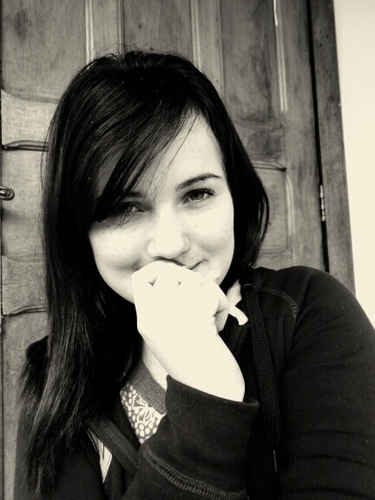 Alguns pedem pra matar, alguns pedem pra morrer
Alguns morrem por sonhar, e outros sonham pra viver...♪.♫