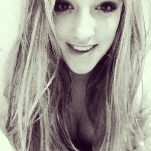 19. single. wild&free. music. deleted my instagram and made a twitter so im new to this :3 FOLLOW ME 3