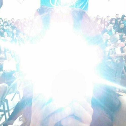 I ♥ music ♪ I'm 14 years old. I eat carrots. I'M A DIRECTIONER! I play the viola and guitar. I like cupcakes. ♥ LOVE YOU ALL! Xx.