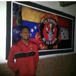 solo rojo y la vinotinto lo demas no existe,  reggae para meditar y rap para el alma