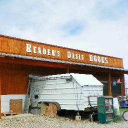 ReadersOasisBks's profile picture. Owned and Operated by Paul Sweet Pie Winer                         @realSweetPie