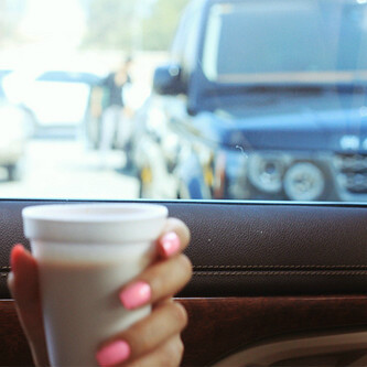 انا تعود الايام الجميله ولكن اتمني ان تٱتي الايام اجملـ♥