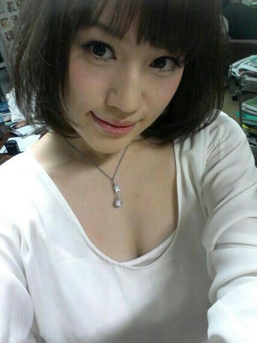 私と私のフォロワーをフォローして、私の呟きをリツイートすると、フォロワーが増えますよ(^o^)v