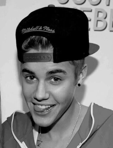 i made this account for MY Beliebers. Believe and never say never.
