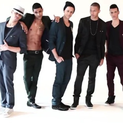 |#TeamB5 from the start | follow the boys @BryanBreeding @CarnellOfB5 @OwenBreeding @KelTheFlow @Dustinmichael00 | @B5Online 100% dedicated | pa: @emiiboo_ |