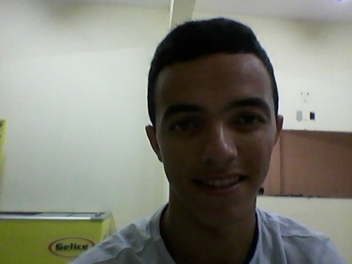 gosto de futebol,sou estudante de geografia na Uern.fé em deus..