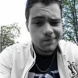 Qu'est ce qu'on s'en branle du futur quand on comprend pas le présent? Follow moi et je follow back. / Peace.