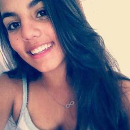 Amanhã você vai achar um jeito de sorrir daquilo que hoje te fez chorar. Eu amo a Giulinha s22', @_VictorPereiraa aqui haha '-'