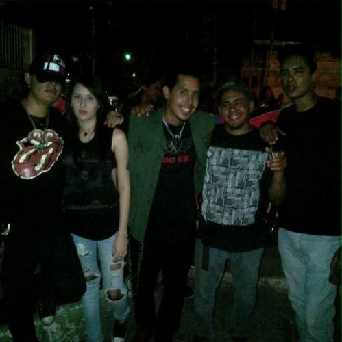 Banda de Nu Metal Indie, integrantes: Leli Lee (bajista), George Requena (baterista), Williams Castañeda (guitarra), Robhil (Voz)