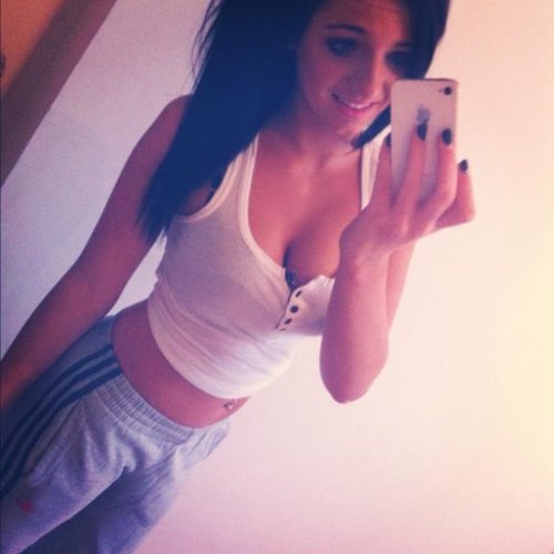 24 year old slut. Bisexual. Real titties baby love to get baked! #420