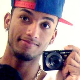 Ainda que eu ande no vale das sombras não temerei mal algum,pois o Senhor está comigo! Sou como o monte Sião,que não se pode abalar,mas permanece para sempre...