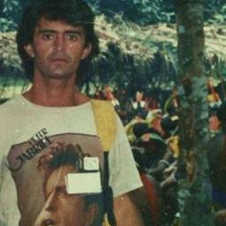 born and raised as a wildlife guide in a jolly nice community on the Tapajos River.    turned into an avid windsurfer at the age of 21. Father of Flora Serique