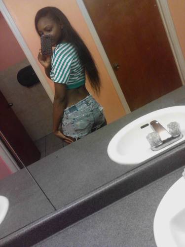 ghettoboojie's profile picture. i gotta mi own swag i werk to hard to look bk now