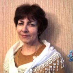 Занимаюсь бизнесом в интернете.
Занимаюсь  йогой,сыроедением,интересуюсь эзотерикой.