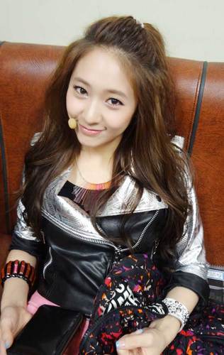 Fx_Krystal21's profile picture. JungSist with @Jessicajung_MD ({}) | BestFriend @GenieTaeng_ :3