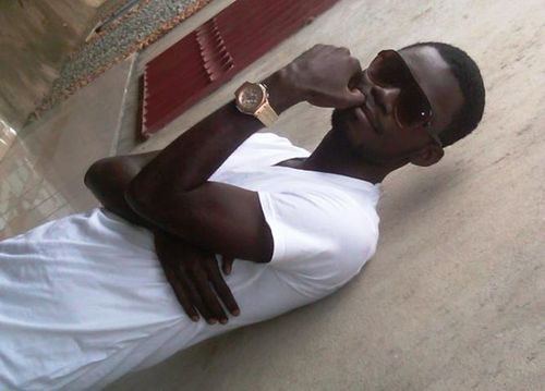 amsickleiimisti's profile picture. je suis beau