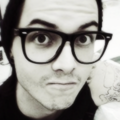 meu amor não será passageiro, te amarei de janeiro a janeiro até o mundo acabar   ♡ ♡ 28/01/2012.