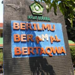 menjaga tali silaturrahmi || akun resmi untupk seluruh alumni MTsN 33 jakarta timur || admin @bass_basit @r_qyakub @fardiaah @nbilaah & @MulyanaFis