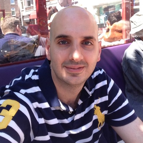 Professional Telecom engineer, interested in Football and Politics