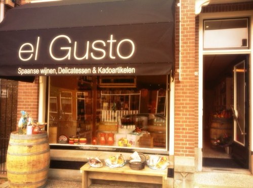 Spaanse wijn- en delicatessenwinkel van Nynke Westerhuis. Uniek assortiment. Roggemolestege 5 Workum.