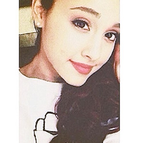 Member of the #Arianator family x ♡ I always follow back
