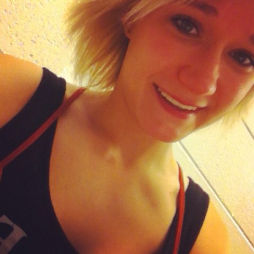 Tarra_Sheppard's profile picture. I'm Tarra~17~PHHS cheerleader~class of '14~WARNING IM A BITCH~see that blue button, make it green