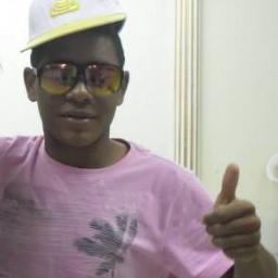 A alegria adquire-se. É uma atitude de coragem. Ser alegre não é fácil, é um ato de vontade.