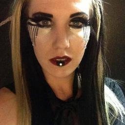 Fansite dedicado a tecladista e backing vocal do IAMX, Sammi Doll. Since 2011.