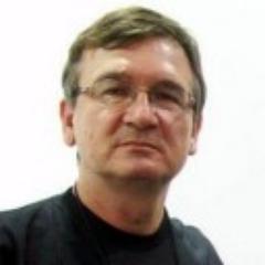 Escritor. Autor de Síndrome de Cérbero, Fome, O Peregrino e O homem fragmentado.