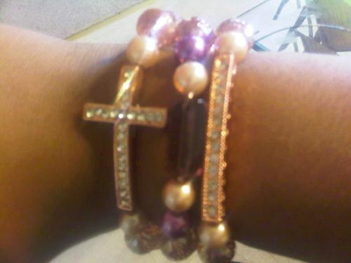 Making the world beautiful with accessories! Follow back!