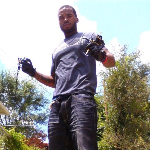 onetattoozoe's profile picture. Tattoo artist who loves tattin and doing it from the heart! Instagram: onetattozoe facebook: Alonzo Zoe Chappell Cell: 5024686704