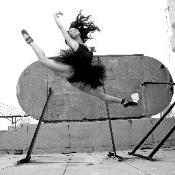 A ballerina caught in the cycle of all night partying and cocaine-fueled rehearsals must confront her drug addiction when she crumbles during an audition.