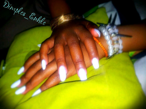 One awesome persona••very down to earth••crazy as hell••graphic designer in a making ••sucker for love •• Freak in the bed lmao lol wooooh