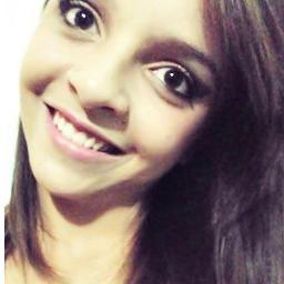 Mais que uma simples garota, uma pessoa que pode mudar sua vida, apenas com o doce jeito de ser :*Uma nova história Deus tem pra mim (yn)