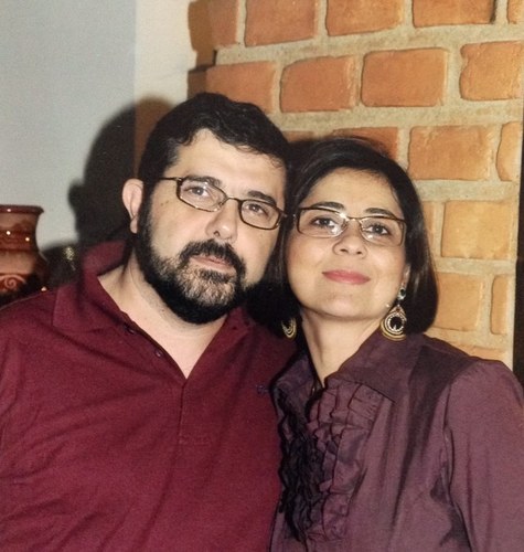 Sou criação de Deus realizada em Cristo Jesus. Depois de Jesus a pessoa q mais amo é o Vlademir,meu esposo e meus filhos a Hyrian e o Juan.