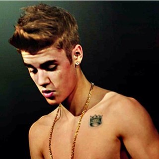I love Justin BIeber, Ashley Tisdale, One Direction, Austin Mahone and little mix Follow for a follow back