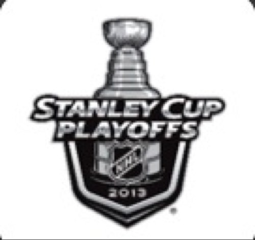 Hey we love NHL! We make a daily NHL team of the day tweet! Give us a follow!