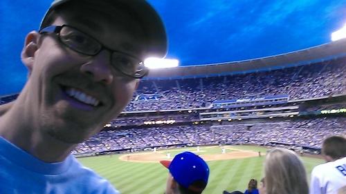live in KC and love the Kansas City Royals.
Love the music scene and 96.5 the buzz.    #listenlonger