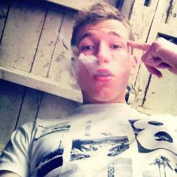 Adrien_Aubert's profile picture. On a qu'une seule vie à vivre!!!