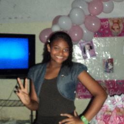 amoo a vida vivo intensamente,sou romantica,amo filmes de terror,,e gosto de cantar,sou compreensiva e ciumanta,,hehehe
