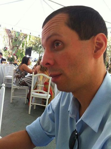 Administrador e Professor...Mestre em Educação pela PUC-GO, Especialista em Marketing pela FGV e Graduado em Administração pela ESPM-SP