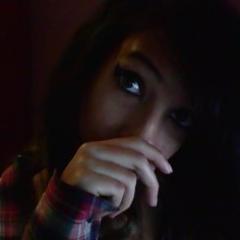 amo rock, rap , reggae, animes e chocolate, tbm sou apaixonada pela noite e as estrelas *----*