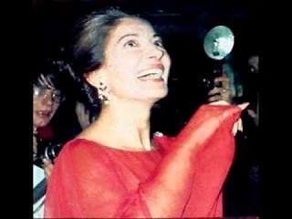 The life & opera of Maria Callas ♥ Callas_storyteller_woman and loving classical music♥i lo♥e u, all!!♥「Maria Callas, D.Laleit,1977」