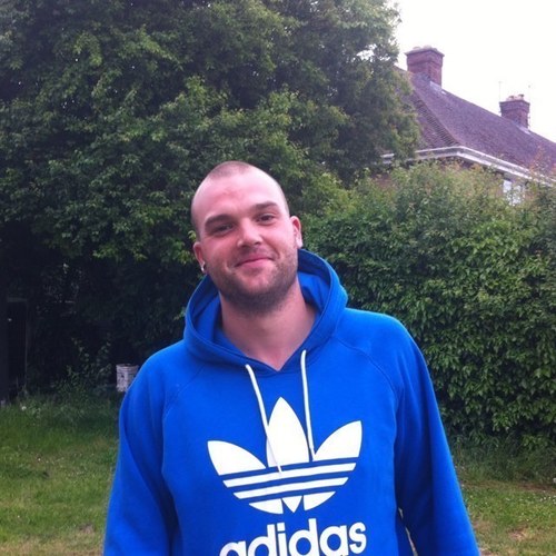 Call me dr greenthumb lol!! Proud dad of 2 loves life and my bud legalise not penalise   proud wolves fc fan triple r family get following @hatch0121