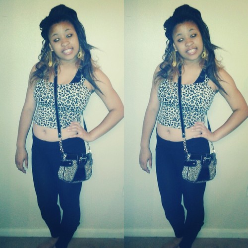 im single buh(Unaviable) cause i talk to smebody . kik meh @Jadacoope
