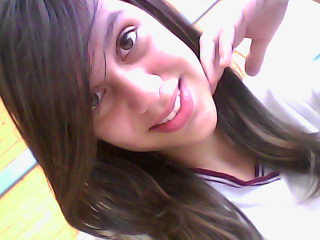 Amo pizza,Skates, amo assistir futebol na tv!!! e as vezes sou muito mimada