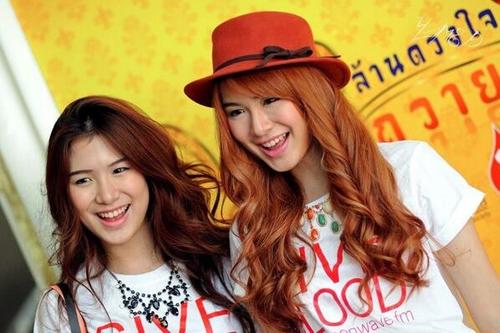 บุ๊ค โอลีฟยูโฟ่ / ตัวจริง @book_olives ยังโสด ไม่ได้ยิน แฟนน่ารัก แพ้คนขี้เหงา wow wow wow  lonely สวยสวย ;) # twin @bestolives_u ♥
