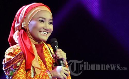 1st Official Fanbase Fatin From D.I.Yogyakarta. Fatinistic (Fatin Idol Save The Incredible Characteristic ) Of @fatinSL The Winner Of 1St X-Factor Indonesia.
